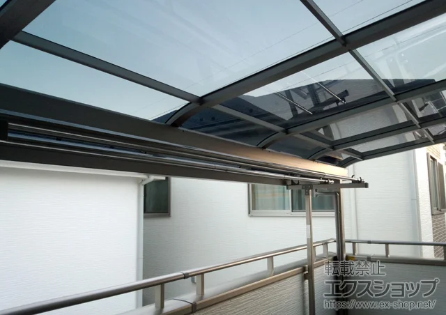 滋賀県近江八幡市のLIXIL リクシル（トステム）のバルコニー・ベランダ屋根 ライザーテラスII R型 屋根タイプ 単体 積雪～20cm対応 施工例