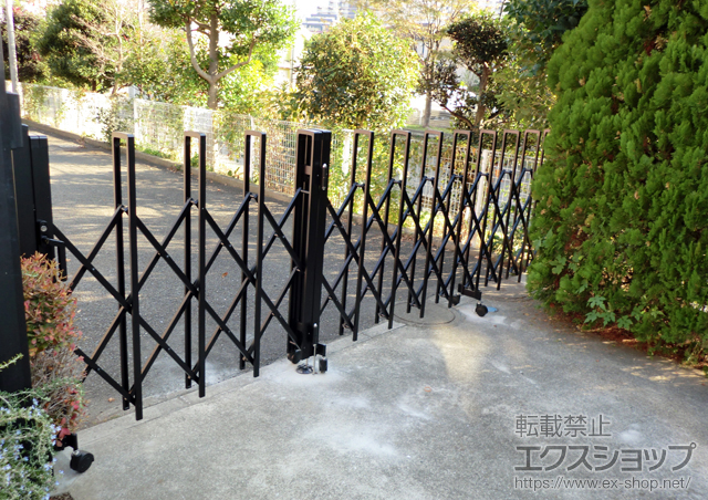 神奈川県茅ヶ崎市ののカーゲート トリップゲート PB型 ノンレール 片開き親子 （13S+27T） 施工例