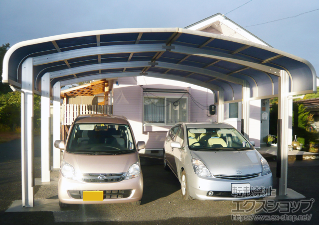 青森県三戸郡三戸町ののカーポート レイナキャップポート50 M合掌　積雪〜50cm対応＋レイナキャップポート50　屋根ふき補強部品（2セット）＋雪よけカバー　51用＋レイナキャップポート50　柱カバー（大）　2枚入り 施工例