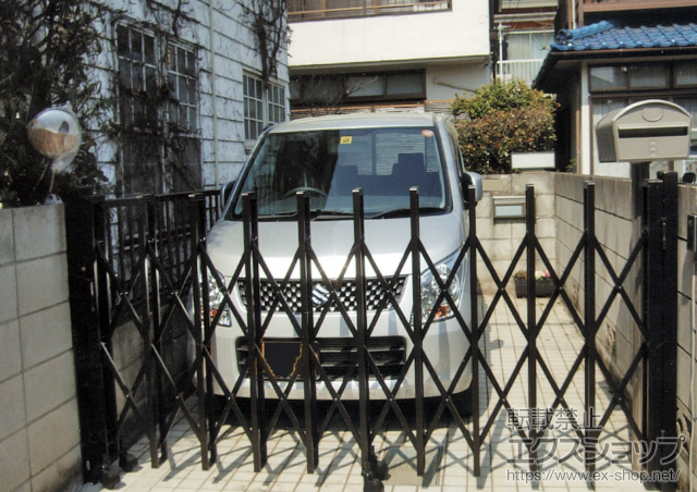 東京都立川市ののカーゲート トリップゲート PC型 ノンレール 片開き 施工例