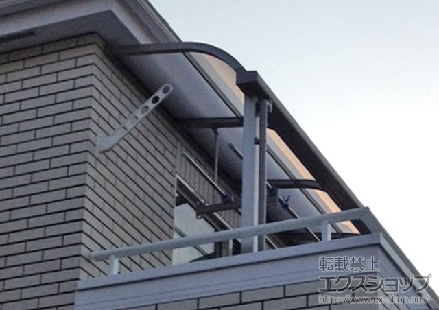 千葉県松戸市のLIXIL リクシル（トステム）のバルコニー・ベランダ屋根 ライザーテラスII R型 屋根タイプ 単体 積雪〜20cm対応 施工例