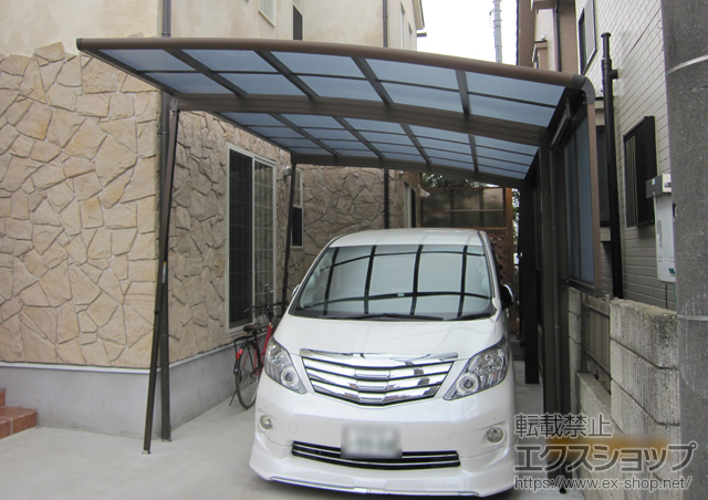 埼玉県春日部市ののカーポート レイナポート 積雪〜20cm対応+サイドパネル　1段仕様 施工例