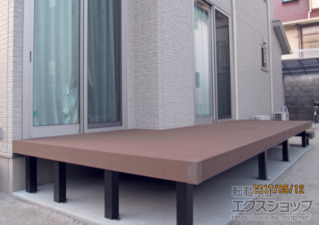 福岡県大野城市ののウッドデッキ リウッドデッキ 200 連棟 施工例