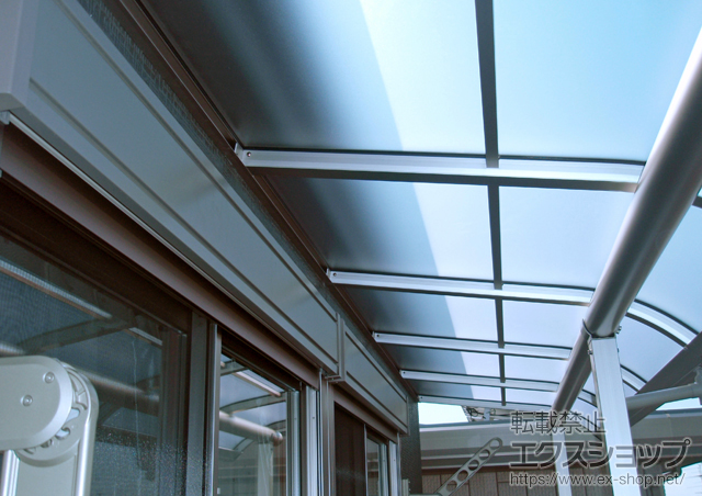 愛知県名古屋市ののバルコニー・ベランダ屋根 ヴェクターテラス R型 屋根タイプ 連棟 積雪〜20cm対応 施工例