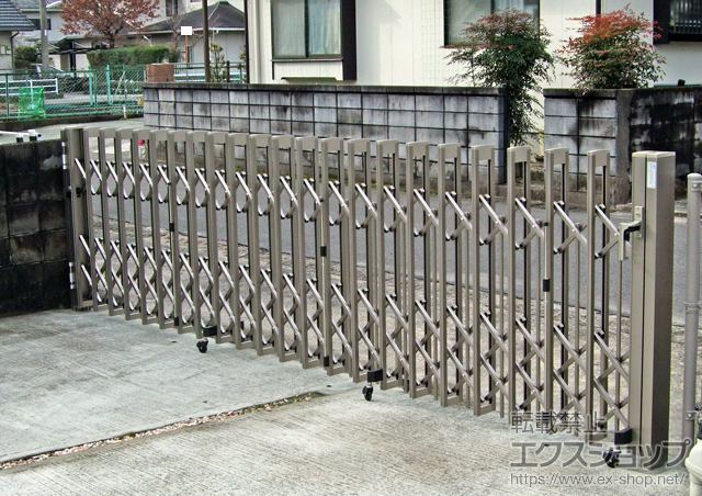 佐賀県佐賀市ののカーゲート アルシャインII PG型R Aタイプ ノンレール 片開き 470S 施工例