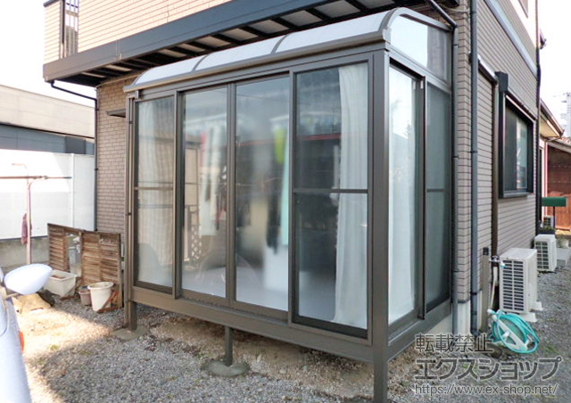栃木県栃木市のLIXIL リクシル（トステム）のテラス囲い・サンルーム ほせるんですII R型 床納まり 施工例
