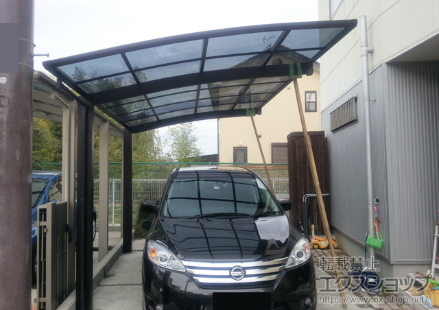 大阪府堺市ののカーポート プレシオスポート 積雪〜20cm対応＋プレシオスポート用　着脱式補助柱 2本入 施工例