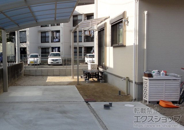 福岡県春日市ののテラス屋根 プレシオステラス R型 テラスタイプ 単体 積雪〜20cm対応＋吊り下げ式物干し ロング　2本 施工例