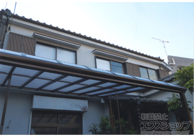 東京都葛飾区ののテラス屋根 ヴェクターテラス R型 テラスタイプ 単体 積雪〜20cm対応+吊り下げ式物干し ロング 2本入 施工例