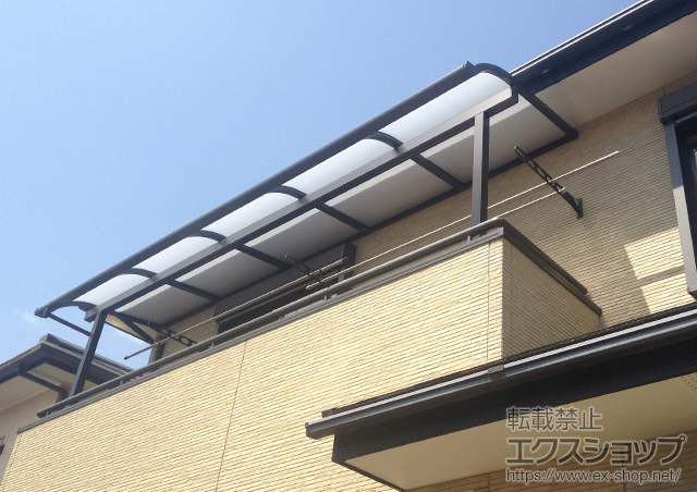 奈良県北葛城郡上牧町のLIXIL リクシル（トステム）のバルコニー・ベランダ屋根 ライザーテラスII R型 屋根タイプ 単体 積雪〜20cm対応 施工例