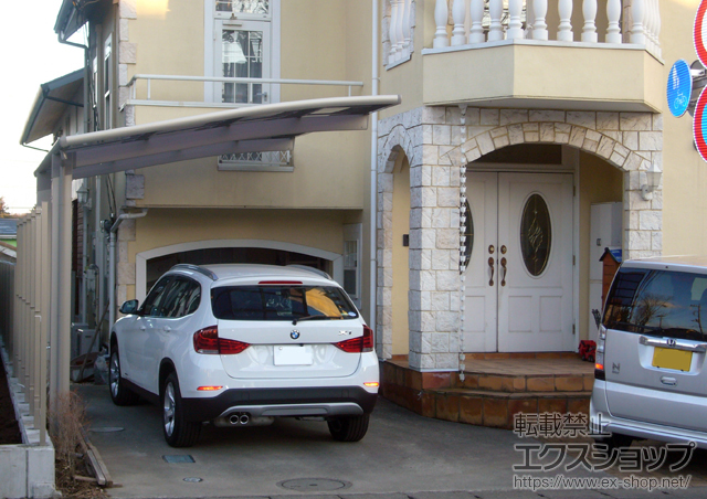 栃木県宇都宮市のLIXIL リクシル（トステム）のカーポート カーブポートシグマIII 積雪〜20cm対応 施工例