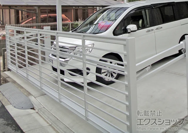 埼玉県さいたま市のLIXIL リクシル(TOEX)のカーゲート ワイドオーバードアS1型 手動式 施工例