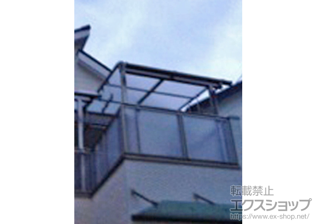 大阪府茨木市のLIXIL リクシル（トステム）のバルコニー・ベランダ屋根 ライザーテラスII R型 テラスタイプ 単体 積雪〜20cm対応+吊り下げ物干し 標準 2本入 施工例