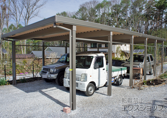長野県諏訪郡原村のLIXIL リクシル（トステム）のカーポート テリオスポートIII 3000 4台用 縦連棟 12本柱 角柱仕様 積雪〜100cm対応 施工例