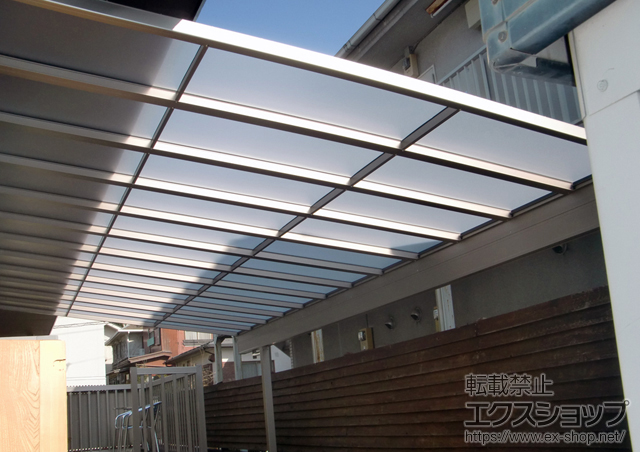 東京都日野市のLIXIL リクシル（トステム）のテラス屋根 ライザーテラスII F型 テラスタイプ 単体 積雪〜20cm対応 施工例