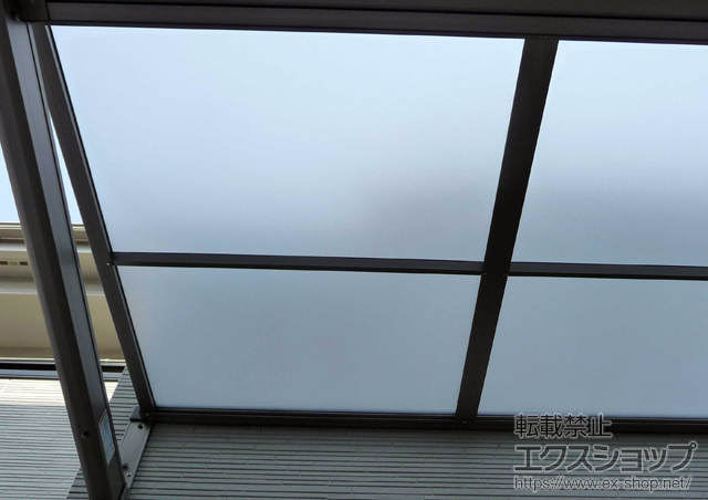 神奈川県川崎市のLIXIL リクシル（トステム）のバルコニー・ベランダ屋根 ライザーテラスII F型 ルーフタイプ 単体 積雪〜20cm対応 施工例