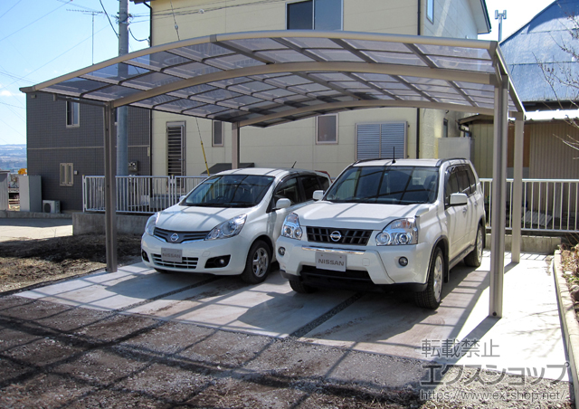 群馬県沼田市のLIXIL リクシル（トステム）のカーポート カーブポートシグマIII ワイド 積雪〜20cm対応 施工例