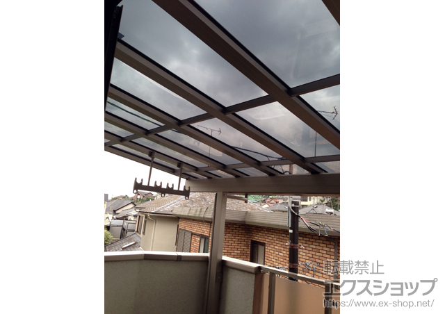 神奈川県横浜市のLIXIL リクシル（トステム）のバルコニー・ベランダ屋根 パワーアルファ F型 屋根タイプ 単体 積雪〜30cm対応 施工例