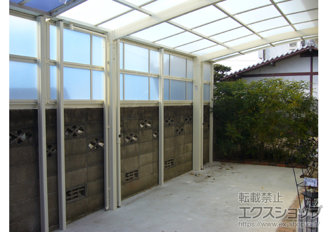 香川県高松市のLIXIL リクシル（トステム）のカーポート カーブポートシグマIII 積雪〜20cm対応＋カーブポートシグマIII サイドパネル＋カーブポートシグマIII 着脱式サポート＋カーブポートシグマIII サイドパネル 施工例