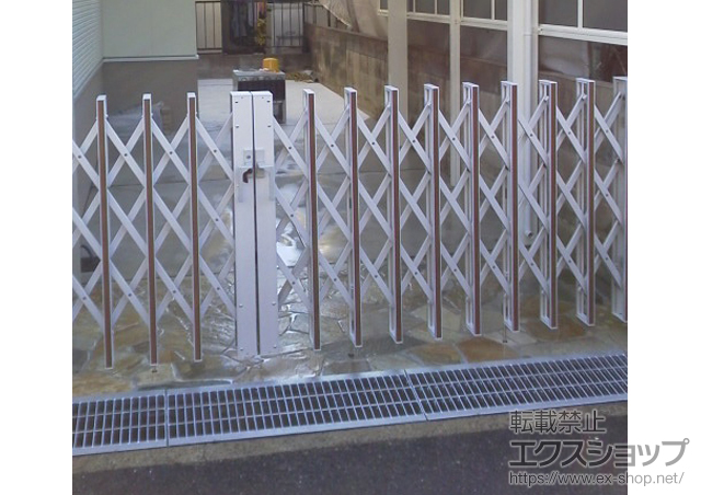 大阪府三島郡島本町ののカーゲート アルシャインHG ノンキャスター 両開き マテリアルカラー 430W 施工例