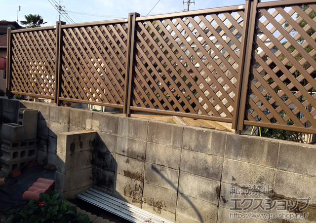 大阪府岸和田市ののフェンス・柵 ステイウッドフェンスM2型 間仕切りタイプ 施工例