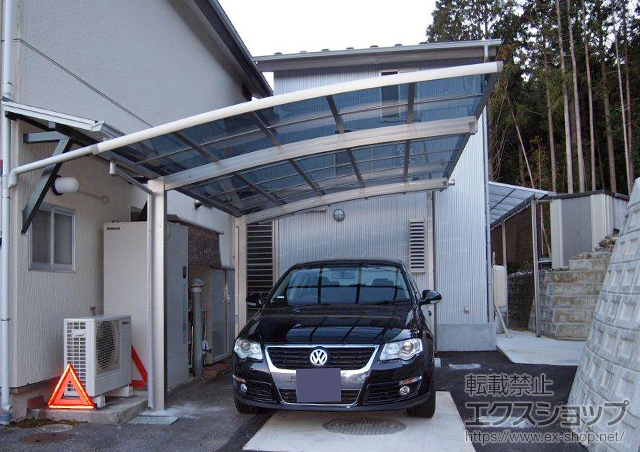 愛知県北設楽郡設楽町ののカーポート レイナポートグラン　積雪〜20cm対応＋着脱式サポート 標準・ハイルーフ兼用 2本入 施工例