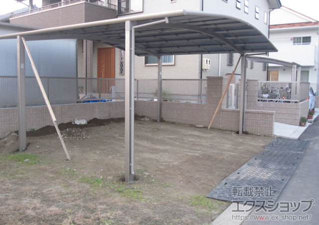 愛知県稲沢市のLIXIL リクシル（トステム）のカーポート カーブポートシグマIII ワイド 積雪〜20cm対応 施工例