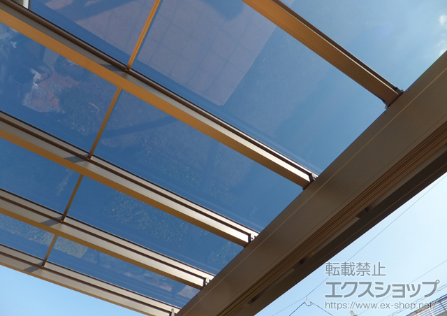 熊本県菊池郡菊陽町のLIXIL リクシル（トステム）のテラス屋根 ライザーテラスII F型 テラスタイプ 単体 積雪〜20cm対応 施工例