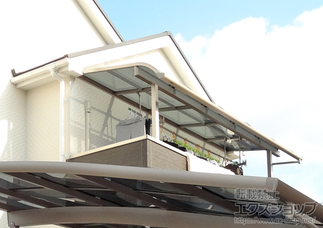 福岡県福岡市のLIXIL リクシル（トステム）のバルコニー・ベランダ屋根 ライザーテラスII R型 屋根タイプ 単体 積雪〜20cm対応 施工例