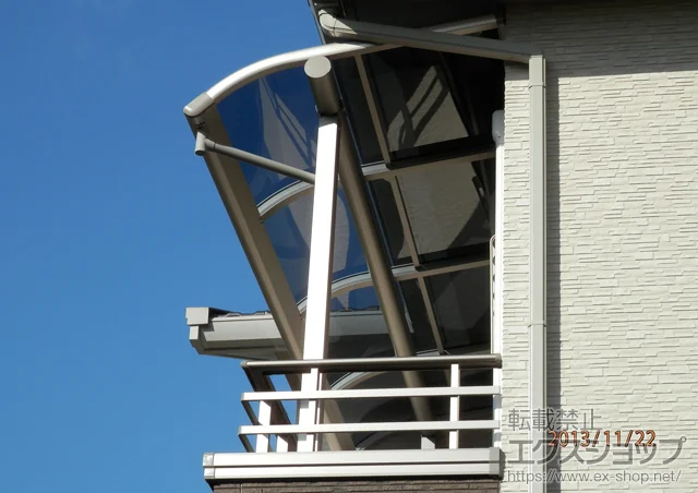 大分県国東市のYKKAPのバルコニー・ベランダ屋根 ヴェクターテラス R型 屋根タイプ 単体 積雪〜20cm対応 施工例