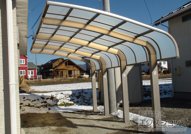 長野県上伊那郡南箕輪村のLIXIL リクシル（トステム）のカーポート テールポートシグマIII 1500 延長 積雪〜50cm対応 施工例