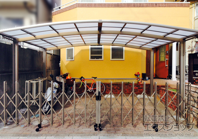 埼玉県川口市のLIXIL リクシル（トステム）のカーポート カーブポートシグマIII ワイド 積雪〜20cm対応 施工例