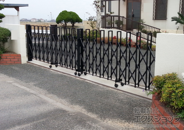佐賀県佐賀市ののカーゲート トリップゲート RB型 ノンレール 両開き 64W(32S+32M) 施工例