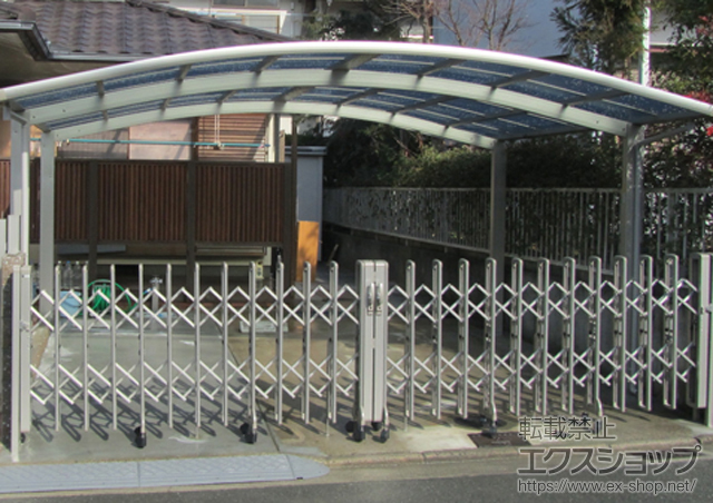 兵庫県川辺郡猪名川町ののカーゲート レイオス7型(傾斜地用) ノンレール 両開き 26-26W 施工例