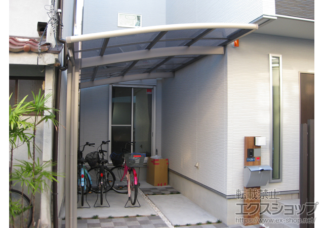 大阪府茨木市のLIXIL リクシル（トステム）のカーポート カーブポートシグマIII 積雪〜20cm対応 施工例