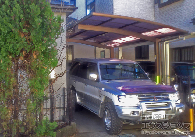 神奈川県相模原市ののカーポート レイナポートグラン　積雪〜20cm対応+レイナポートグラン　枯葉よけネット　51/54用兼用+レイナポートグラン　柱カバー（小）　2本入り 施工例