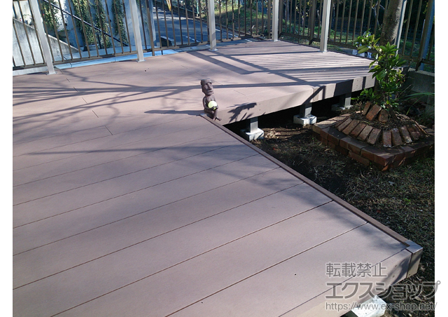 東京都八王子市ののウッドデッキ リウッドデッキ 200＋シンプルモダンデッキフェンス1型＜笠木のみタイプ＞ 施工例