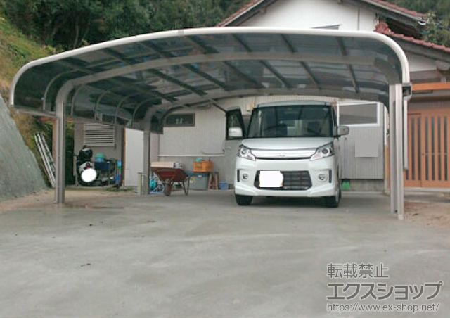 島根県雲南市のLIXIL リクシル（トステム）のカーポート テールポートシグマIII ワイド 積雪〜20cm対応＋テールポートシグマ? サイドパネル 1段＋サイドパネル 追加手配分 施工例