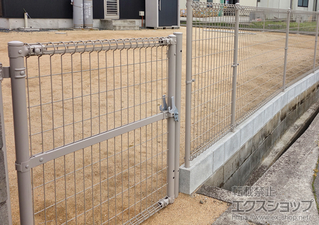 岡山県浅口市のの門扉 メッシュフェンス M0 門扉 片開き 施工例