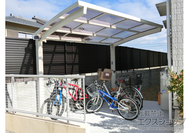 奈良県葛城市のLIXIL リクシル（トステム）のサイクルポート・駐輪場 カーブポートシグマIII ミニ　積雪〜20?対応 施工例