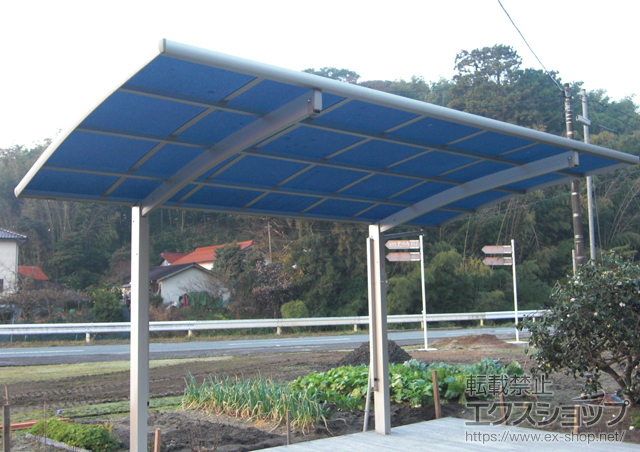 島根県雲南市ののカーポート レイナポートグラン　積雪〜20cm対応+レイナポートグラン　着脱式サポート柱　標準・ハイルーフ兼用　2本入り 施工例