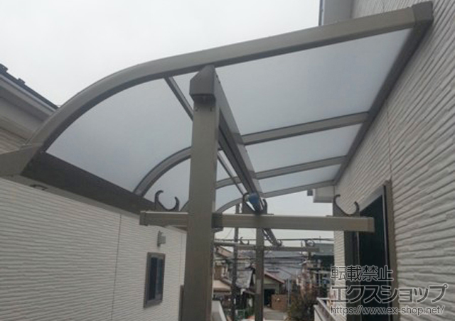 埼玉県和光市のLIXIL リクシル（トステム）のバルコニー・ベランダ屋根 ライザーテラスII R型 屋根タイプ 単体 積雪〜20cm対応 施工例