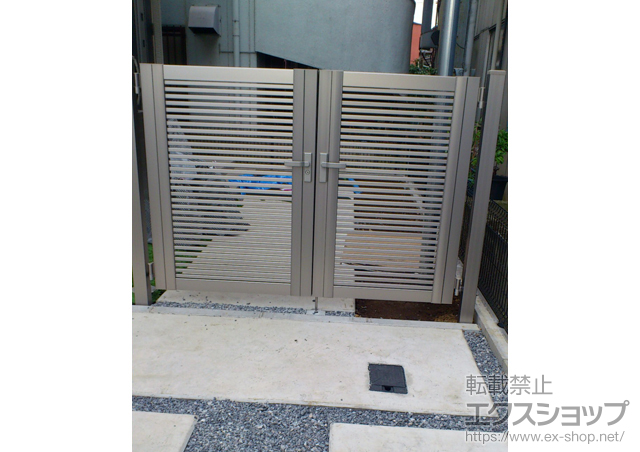 埼玉県三郷市のの門扉 シャレオR1型 両開き　柱使用＋外開き用持ち送り 施工例