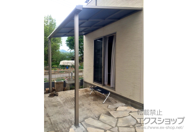 栃木県佐野市のLIXIL リクシル（トステム）のテラス屋根 ライザーテラスII F型 テラスタイプ 単体 積雪〜20cm対応 施工例