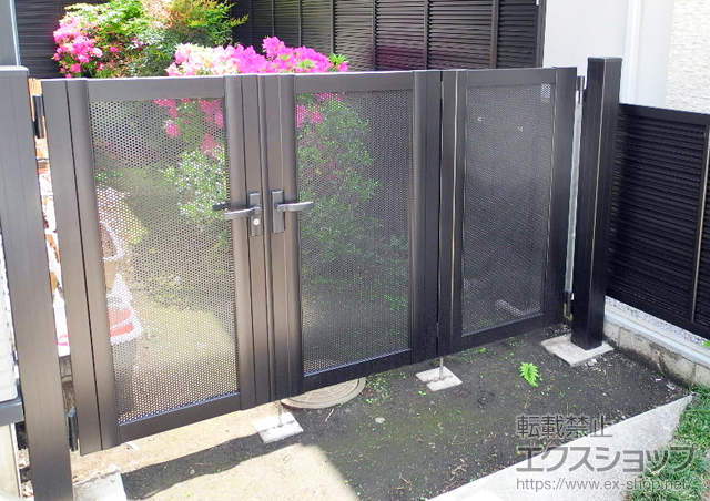 東京都国分寺市のの門扉 【特注】シャレオR12型 3枚折戸 柱使用 施工例