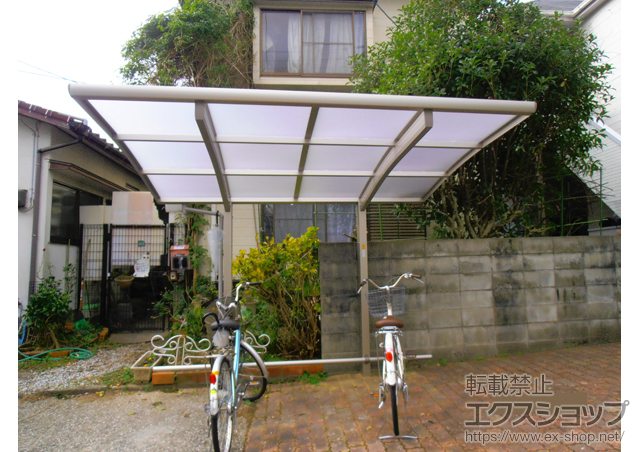 福岡県福岡市ののサイクルポート・駐輪場 プレシオスポート ミニ 積雪〜20cm対応＋プレシオスポート ミニ 車止めバー （1本入り） 施工例