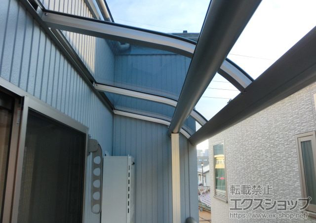 埼玉県さいたま市ののバルコニー・ベランダ屋根 プレシオステラス R型 屋根タイプ 単体 積雪〜20cm対応 施工例