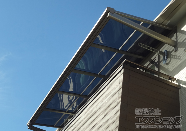 東京都国分寺市のLIXIL リクシル（トステム）のバルコニー・ベランダ屋根 ライザーテラスII F型 ルーフタイプ 単体 積雪〜20cm対応 施工例