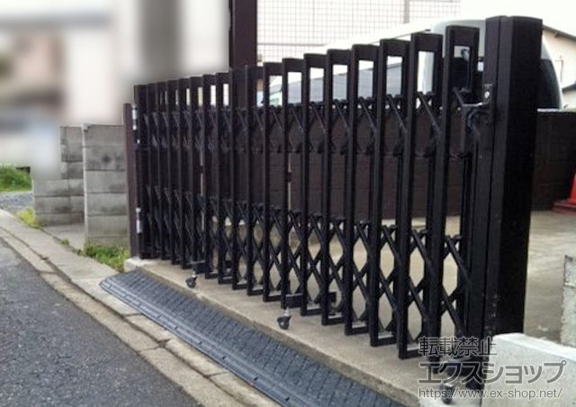 埼玉県さいたま市ののカーポート アルシャインII PG型R(ペットガード) Aタイプ ノンレール 片開き 390S 施工例