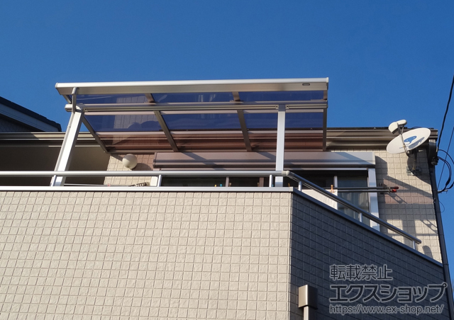 東京都西多摩郡日の出町のLIXIL リクシル（トステム）のバルコニー・ベランダ屋根 ライザーテラスII F型 屋根タイプ 単体 積雪〜20cm対応 施工例